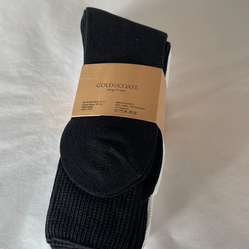 Socks Gold Coast 5 pack shoe size‎ 6-12 sock size 10-13 white/black
